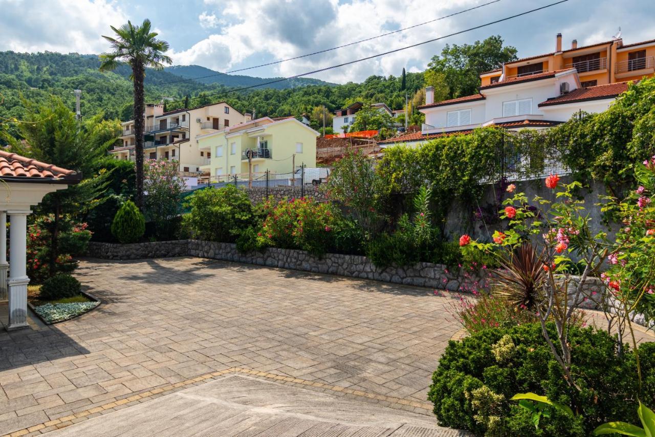 Apartments By The Sea Lovran, Opatija - 7837 المظهر الخارجي الصورة